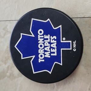 Toronto Maple Leafs retro NHL hockey puck